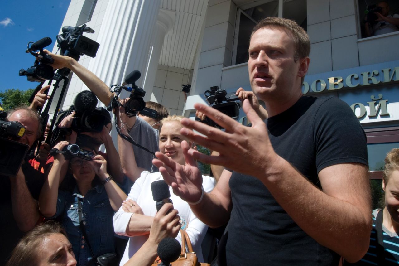 Anti-corruption lawyer Alexey Navalny once branded Putin's United Russia party "the party of crooks and thieves." He was arrested in December 2014 on accusations of fraud. 
