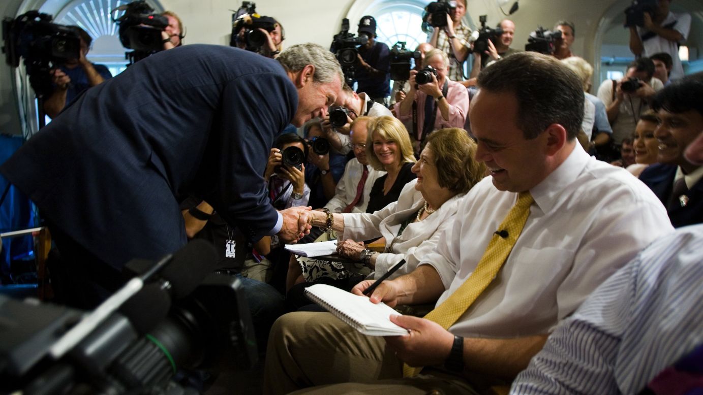President George W. Bush shakes hands with Thomas on August 2, 2006, in Washington.