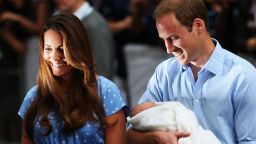 LONDON, ENGLAND - JULY 23:  Prince William, Duke of Cambridge and Catherine, Duchess of Cambridge, depart The Lindo Wing with their newborn son at St Mary's Hospital on July 23, 2013 in London, England. The Duchess of Cambridge yesterday gave birth to a boy at 16.24 BST and weighing 8lb 6oz, with Prince William at her side. The baby, as yet unnamed, is third in line to the throne and becomes the Prince of Cambridge.  (Photo by Oli Scarff/Getty Images)