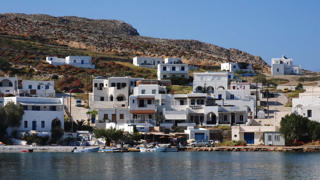 Folegandros, where houses perch on clifftops above bays with crystal clear water, is the perfect escape for lovebirds. 