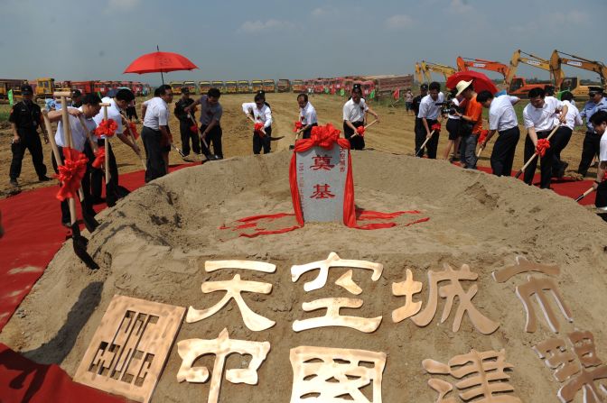 China's Sky City, at 838 meters, will be the world's tallest skyscraper once completed in 2014. Developers held a ground-breaking ceremony on July 20, 2013. 