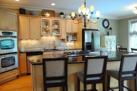 <a href="http://ireport.cnn.com/docs/DOC-1009299">Holly Modica</a>, from Middletown, Connecticut, said not using the space above your cabinets to <a href="http://housebyholly.blogspot.com/2012/06/the-heart-of-home.html" target="_blank" target="_blank">display the things you love</a> is a "missed decorating opportunity."