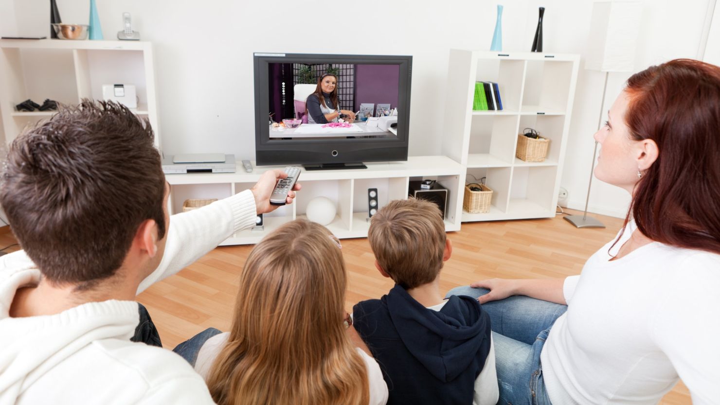 What we're watching on TV may affect how much we eat, a new study suggests.