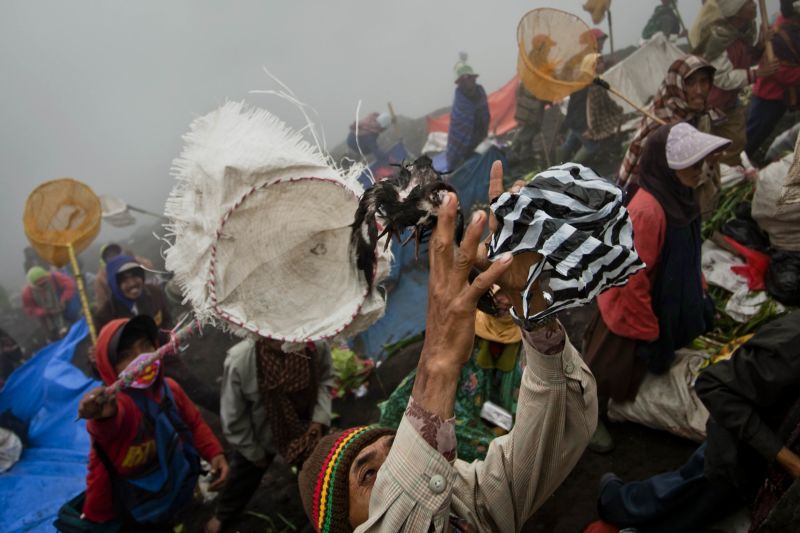 Celebrating Yadnya Kasada Festival | CNN