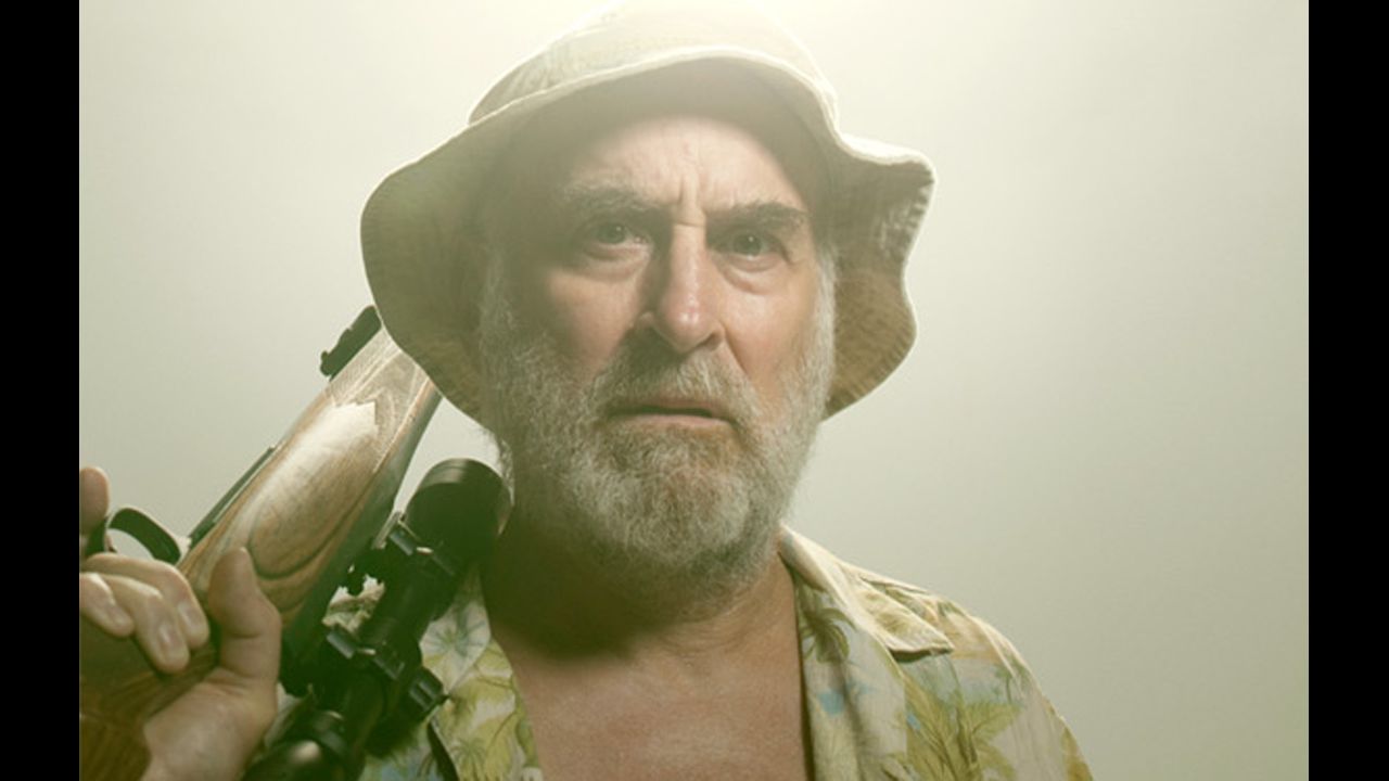 Dale Horvath (Jeffrey DeMunn) was disemboweled by a walker.