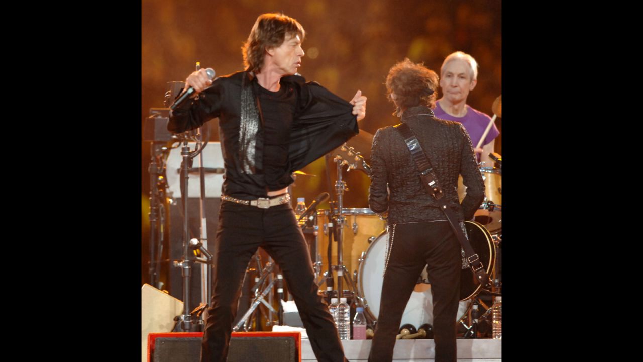 At Super Bowl XL in 2006, Jagger was in fine form in sleek black slacks. His bandmate, Keith Richards, echoed his rock star style in a nearly identical uniform. 