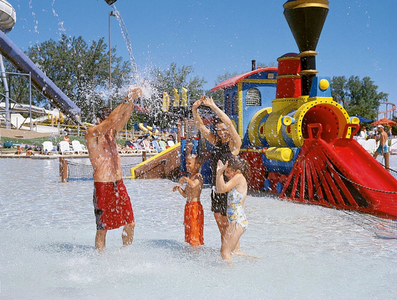 Soak City also is home to Splash Zone, described by the park website as "a multistory interactive play area with more than 100 different wet and wild water gadgets." In 2012, 403,000 visitors passed through Soak City, according to the Themed Entertainment Association.