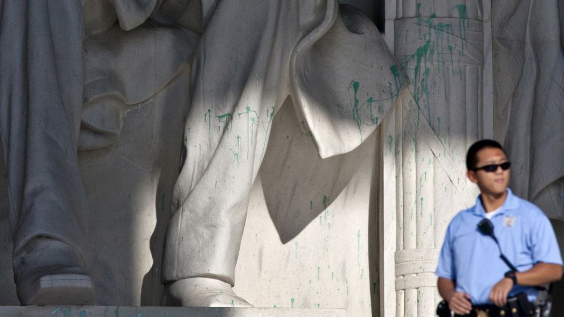 Lincoln's statue was vandalized with green paint in 2013.
