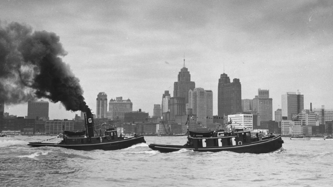 Tugboats race on the Detroit River in 1954.