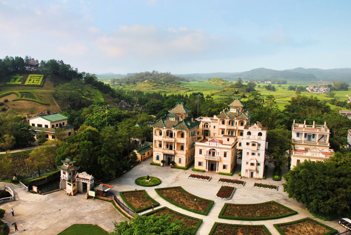In 1936, wealthy businessman Weili Xie built Li Garden, Kaiping's most iconic diaolou complex.