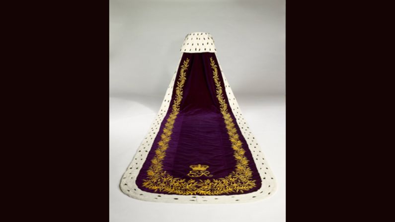 The robe has a 6.5 metre-long tail.