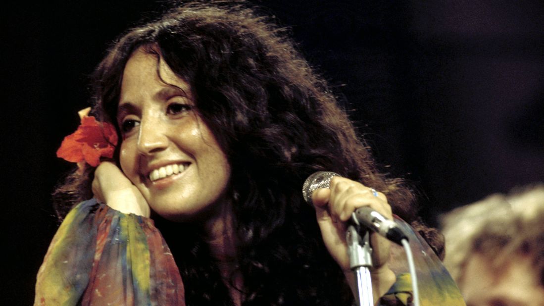Folk artist Maria Muldaur covered "Cajun Moon" on her 1978 album "Southern Winds."