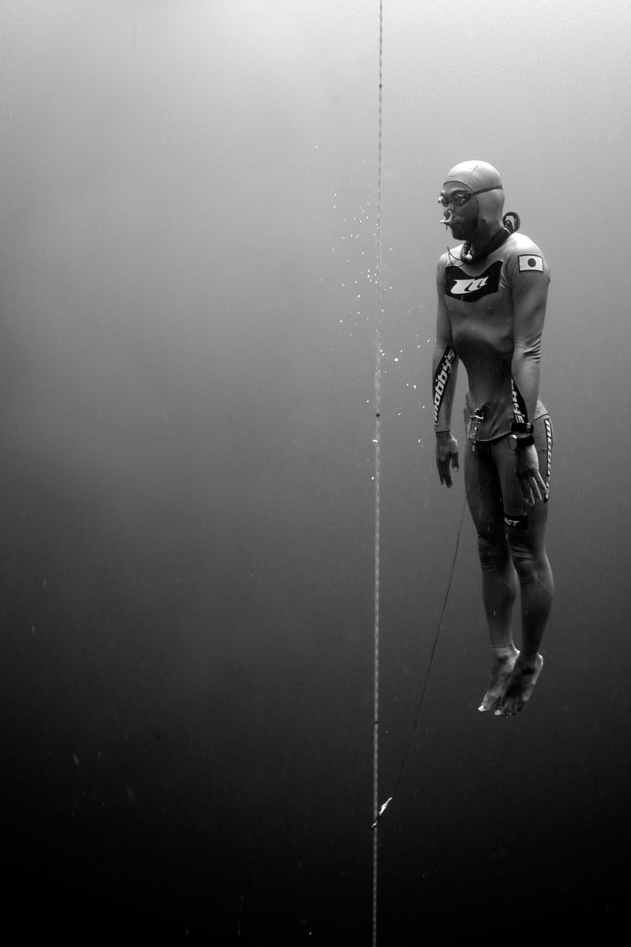 "When the dive starts, you take as big a breath as possible. The deeper you go, the more your lungs are compressed. Past 20 meters you become negatively buoyant, you enter into free fall, and you can just drop into the blue," said Trubridge, adding: "On the way up you have to work to counteract that, you have to swim extra hard."