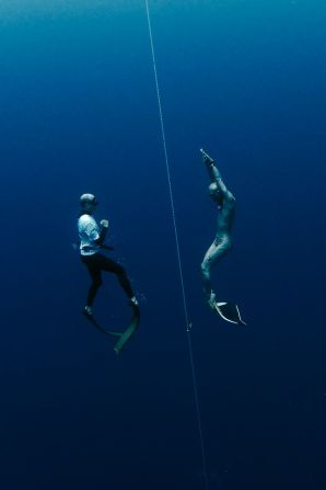 "You definitely want to get into a completely realxed state mentally and physically before you dive," said champion freediver William Trubridge. "You generally lie down before a dive, relax, breathe normally and visualize what you're about to do."
