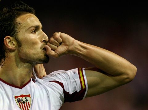 Antonio Puerta died after suffering a heart attack at the age of 22 while playing for Spanish club side Sevilla.  The defender collapsed 35 minutes into the first game of the 2007-2008 season and was rushed to hospital where he passed away.
