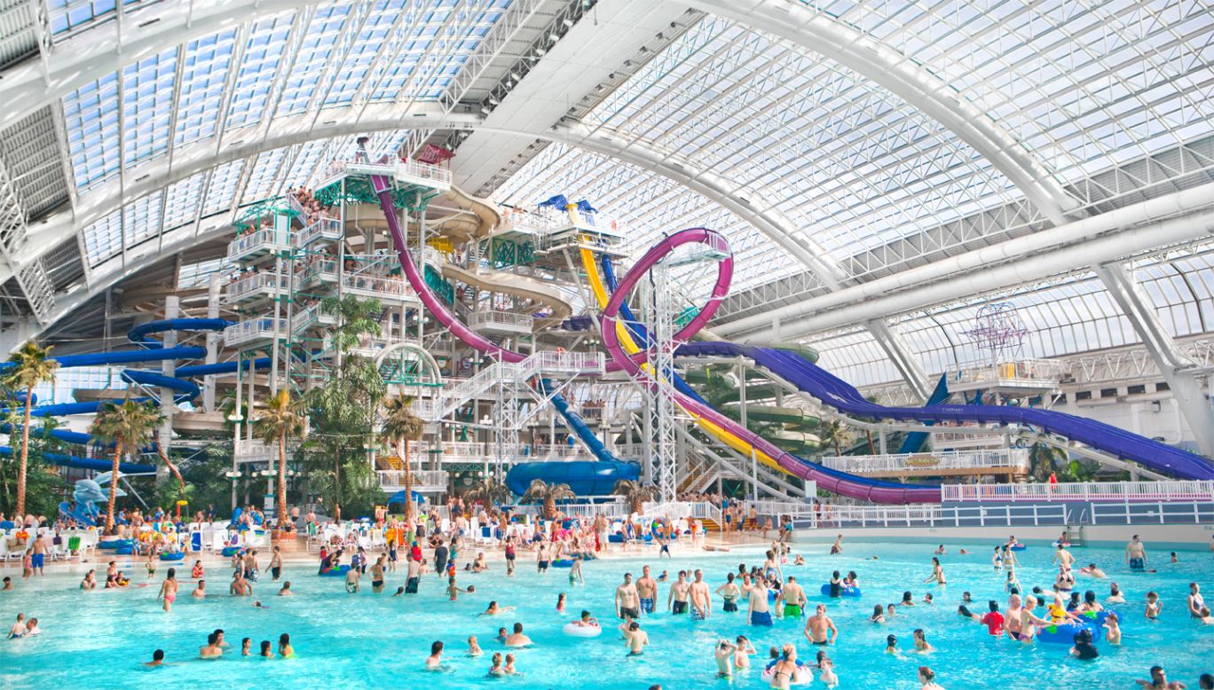 World Waterpark has the world's largest indoor wave pool, 17 water slides and attractions and a 452-foot (138-meter) zip line that runs the length of the wave pool. 