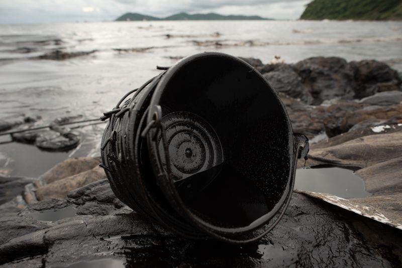 Photos: Oil Spill Blackens Thai Beach | CNN