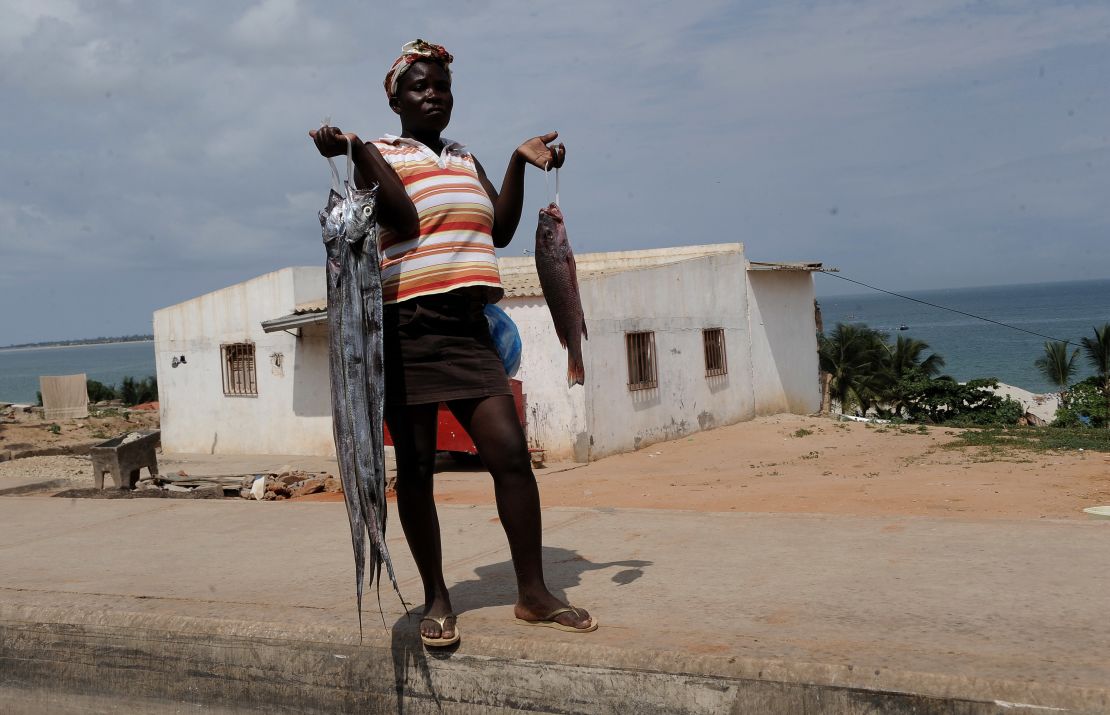 Angolan cuisine takes advantage of more than a thousand kilometers of coastline . Presumably these fish don't know how much they'll end up costing.