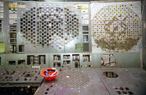 Control panels of the destroyed fourth power block on April 14, 1998. 