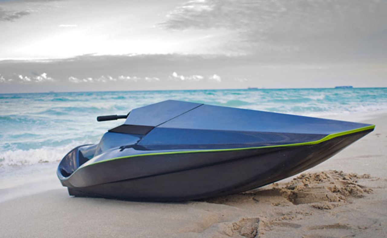 Yes, it's another zero-emission skier! Green Samba is a lightweight vessel that will nip around the sea in near silence.