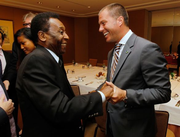 Pele meets Giovanni Savarese, the Venezuelan coach of the modern day Cosmos. Saverese has pedigree in U.S. football and enjoyed a prolific spell with the New York/New Jersey Metrostars.