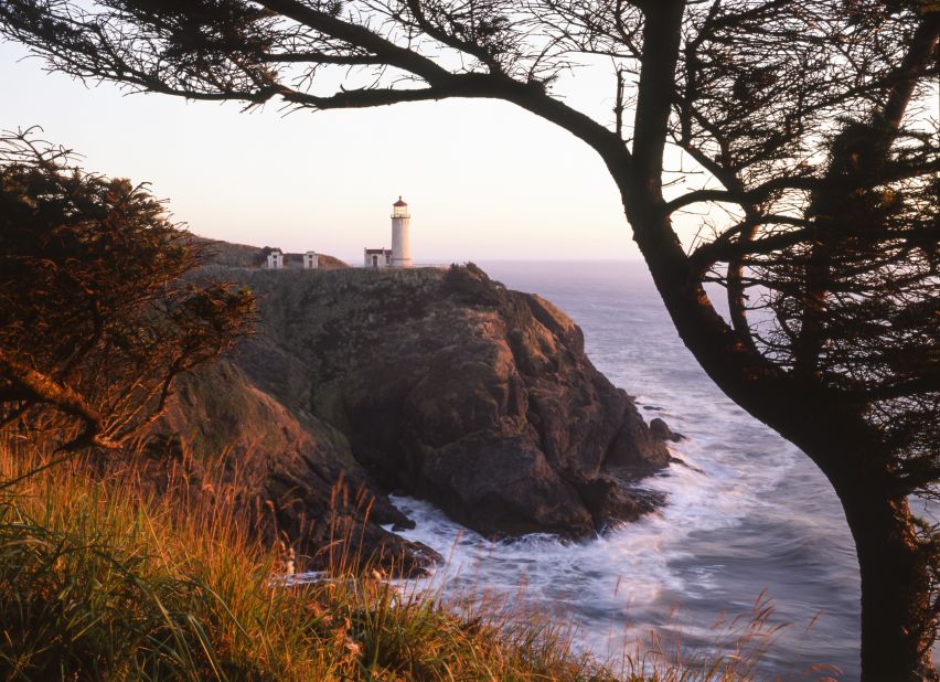 Washington state's Long Beach Peninsula includes <a href="http://funbeach.com/local-attractions/cape-disappointment-state-park/" target="_blank" target="_blank">Cape Disappointment State Park</a>, featuring rugged cliffs, beaches and North Head Lighthouse (shown here). 