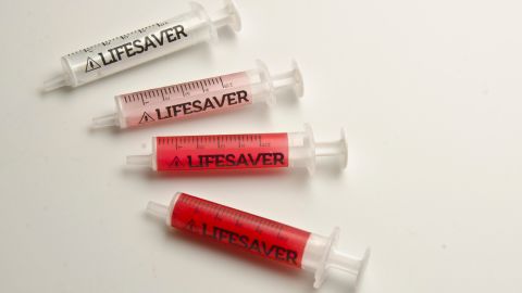 The ABC Syringe turns dark red after use, warning doctors and patients that it may be contaminated