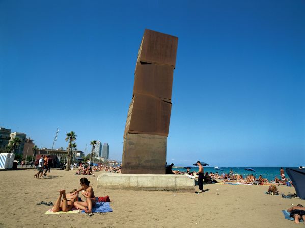 You need to arrive early if you want a decent spot on Barca's biggest and most popular beach on a sunny day. Its USP? Eye-grabbing structures from architects Frank Gehry and Rebecca Horn.