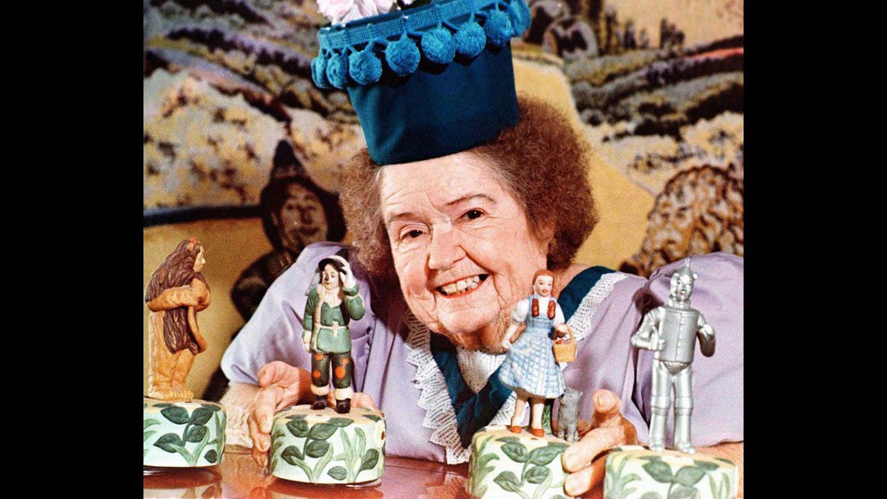 <a href="http://www.cnn.com/2013/08/07/showbiz/ent-munchkin-margaret-pelligrini-dead/index.html">Margaret Pellegrini,</a> who played the flowerpot Munchkin and one of the sleepyhead kids in the classic film "The Wizard of Oz," died at her home in Phoenix on Wednesday, August 7 after suffering a stroke, according to Ted Bulthaup, spokesman for the Munchkins. She was 89. Pellegrini was one of the last surviving Munchkins from the 1939 film. 