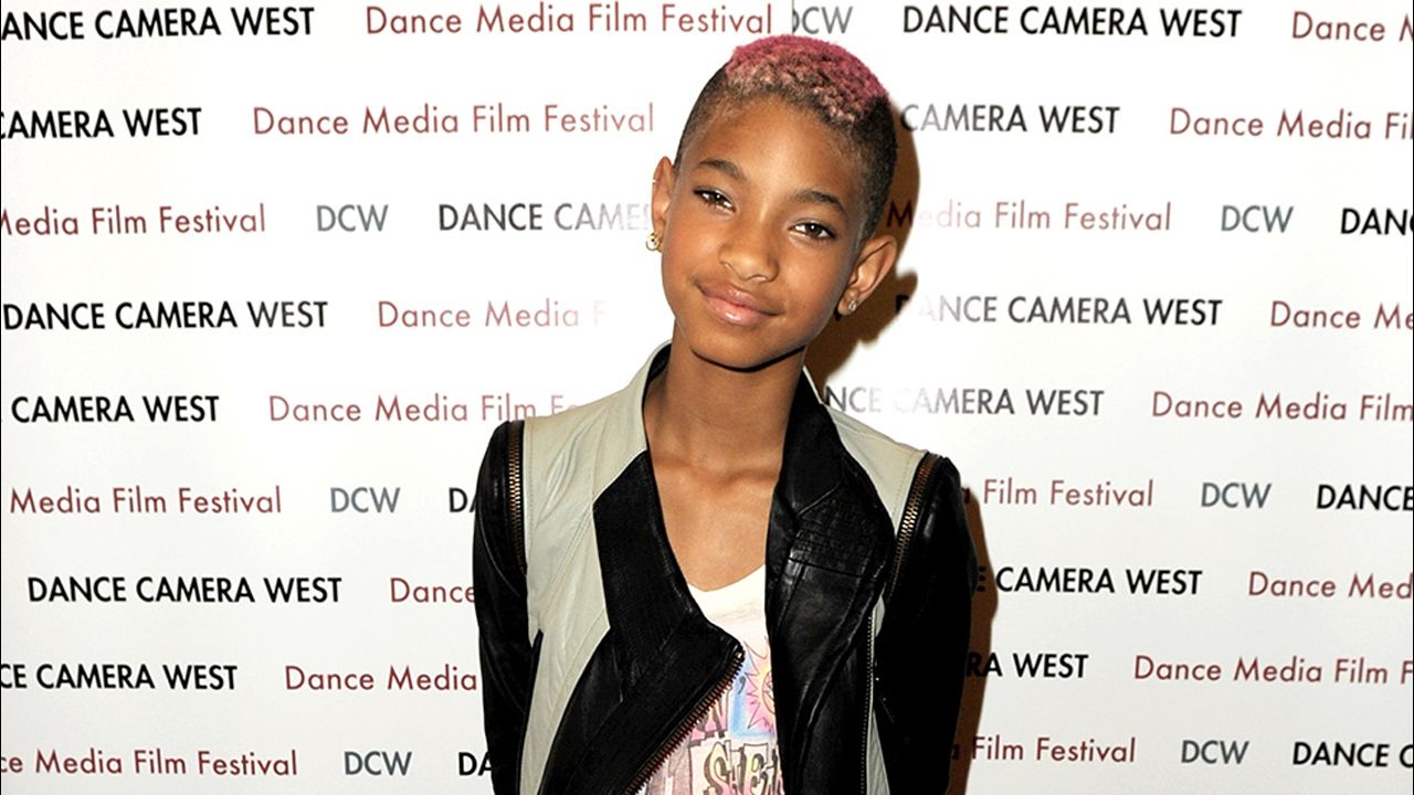 Willow Smith became just as famous as her parents, Will and Jada Pinkett Smith, <a href="http://marquee.blogs.cnn.com/2010/09/08/willow-smith-drops-new-single-whip-my-hair/?iref=allsearch">with her single "Whip My Hair."</a> But the teen star was soon experimenting with a different -- and much shorter -- style. When she got a buzz cut in 2012, <a href="http://www.usmagazine.com/celebrity-moms/news/jada-pinkett-smith-defends-daughter-willows-buzz-cut-its-her-decision-20122811#ixzz2bVHvbc8W" target="_blank" target="_blank">her mom was a supporter</a>: "Willow cut her hair because her beauty, her value, her worth is not measured by the length of her hair."