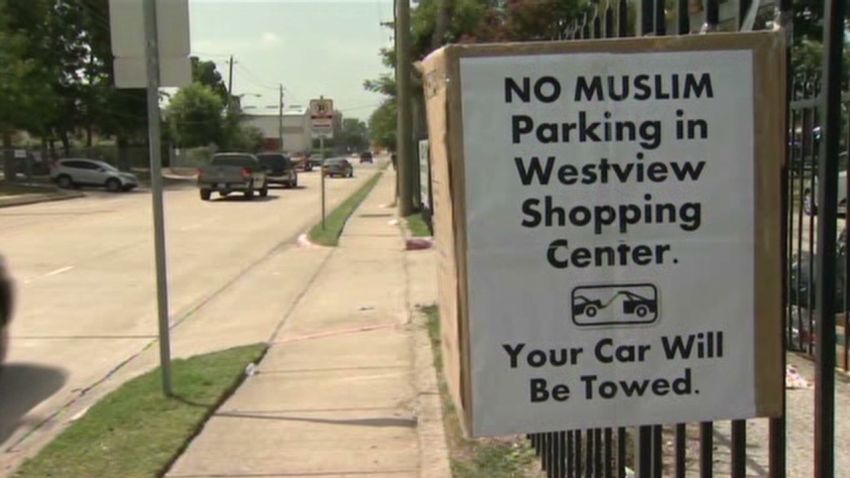 No Muslim parking signs _00000000.jpg