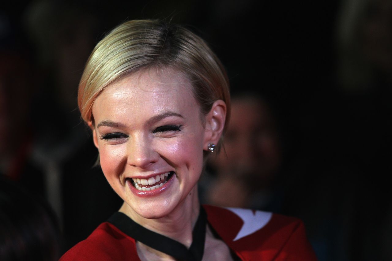Carey Mulligan could give "An Education" in cultivating a signature style. While her hair has gone from brunette to blond, her adorable pixie cut has more or less stayed the same without becoming boring.