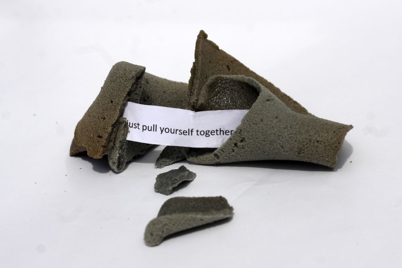 "Contrólate", aconseja esta galleta; un refrán común que escuchan las personas que tienen depresión.