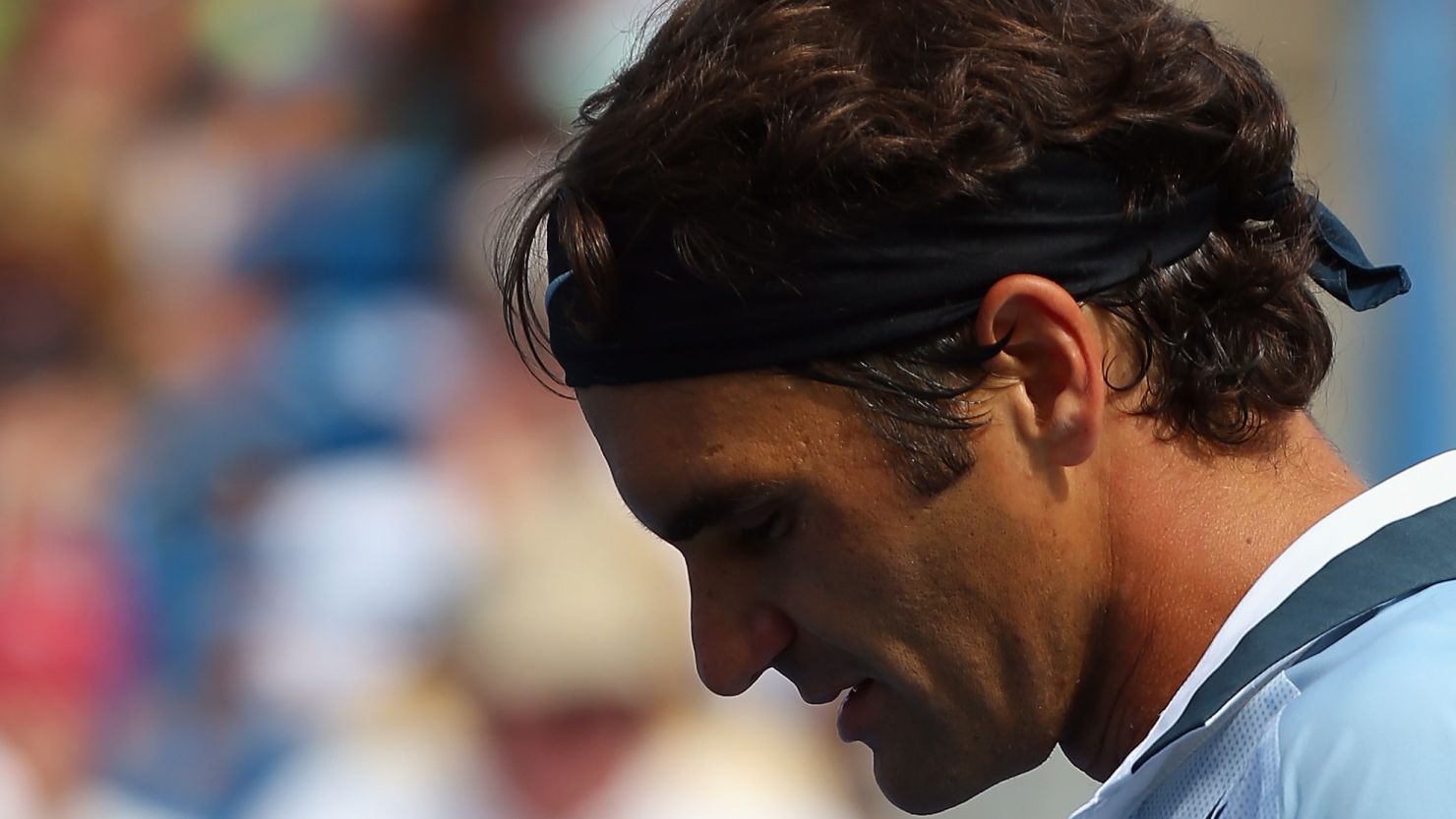 Roger Federer beat Tommy Haas in three sets in Cincinnati to reach the quarterfinals. 