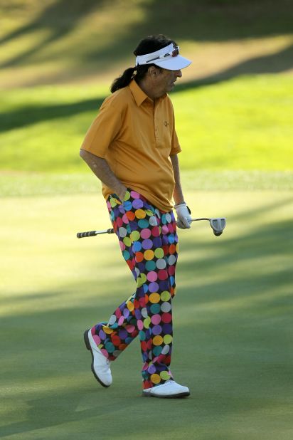 Shock rocker Alice Cooper has swapped his snakes and chains for colorful golf clothing in events such as the Bob Hope Classic in La Quinta, California.