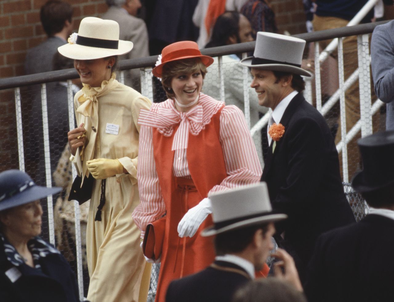 La princesa Diana asiste a la carrera de caballos Royal Ascot el 18 de junio de 1981.