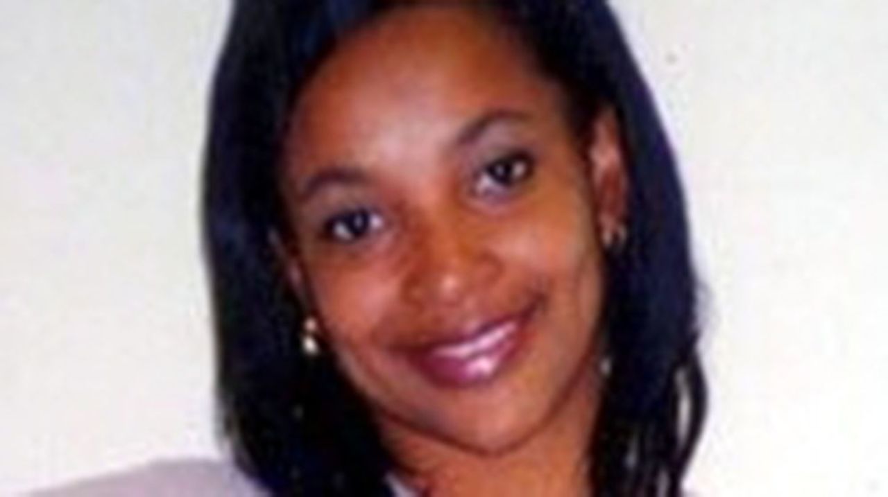 In 1999, <a href="http://www.famm.org/facesofFAMM/FederalProfiles/SharandaJones.aspx" target="_blank" target="_blank">Sharanda Jones</a> was arrested and charged with conspiracy to distribute crack cocaine. She was found guilty and sentenced to life in prison without parole, her first and only conviction. Jones bought cocaine from a Houston supplier and brought it to Dallas to be turned into crack cocaine. She was considered the leader of the conspiracy and had her sentence enhanced because she possessed a legally purchased firearm.