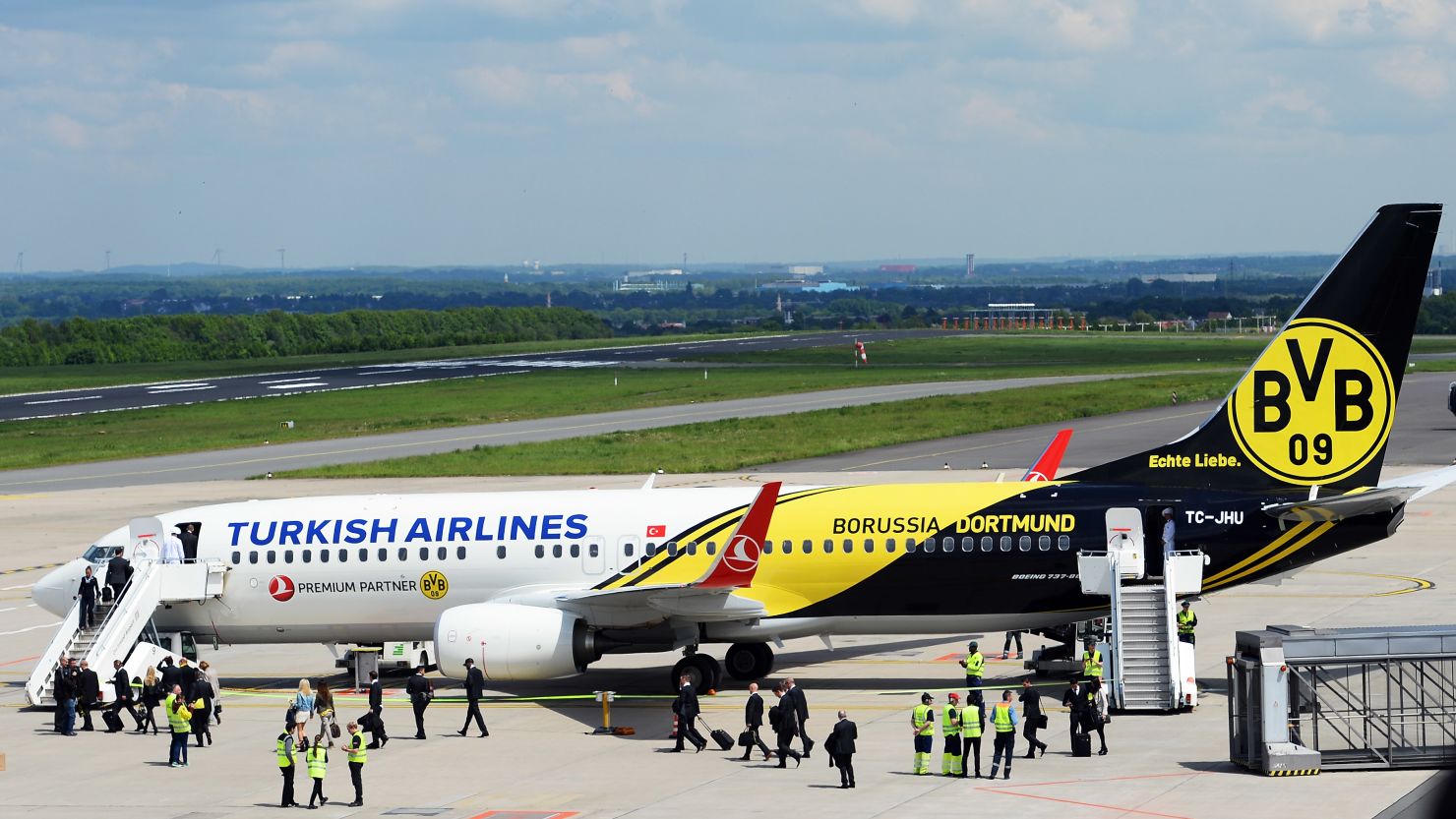 From Manchester United to Borussia Dortmund, Turkish Airlines has aligned itself with successful football teams, and other airlines have followed suit. 