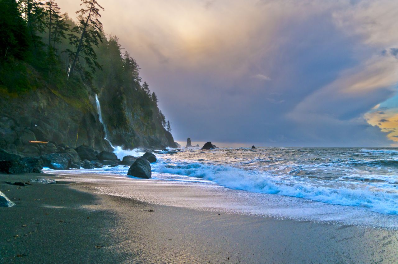 Located on the Olympic Peninsula, La Push is the northernmost of Washington's beaches.