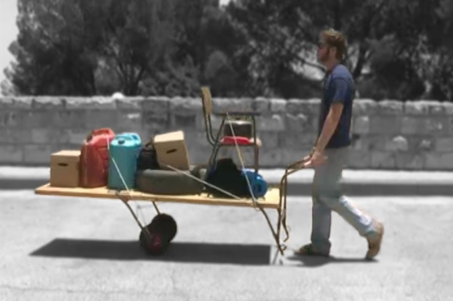 The simple yet efficient Paklaot can transform anything from doors to tables into a sturdy trolley, which can then transport possessions away from disaster zones