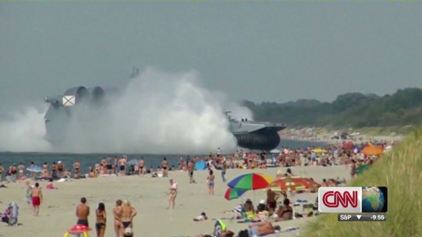 exp russia navy hovercraft lands on beach _00003828.jpg