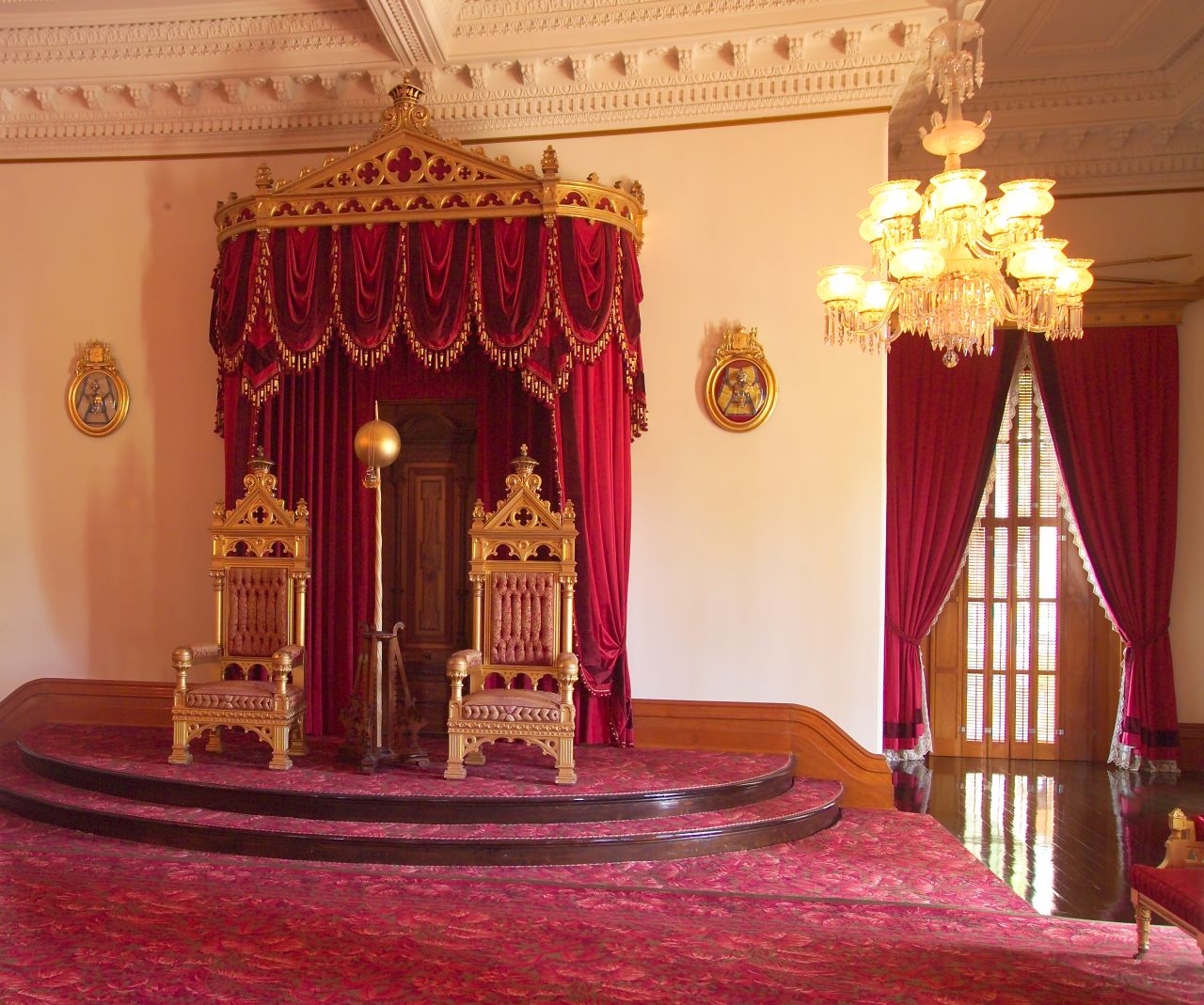 Yes, we've got thrones, too. ('Iolani Palace)