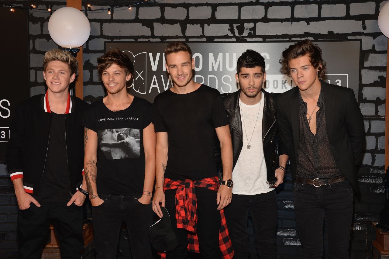 Members of One Direction arrive at the 2013 MTV Video Music Awards at the Barclays Center in Brooklyn, New York, on Sunday, August 25. Take a look at other stars working the red carpet: