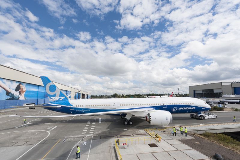 Boeing 787-9 Dreamliner makes its first appearance | CNN