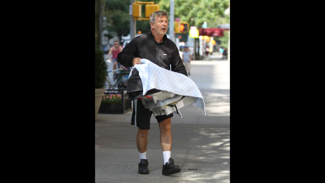 Stars and photographers sometimes have contentious relationships. Around 12:30 p.m. on August 27, both Alec Baldwin and a photographer called the police to report an incident. It seems a standoff ensued after the photographer got too close for Baldwin's liking while he was with his wife, Hilaria, who just gave birth to their daughter Carmen. 
