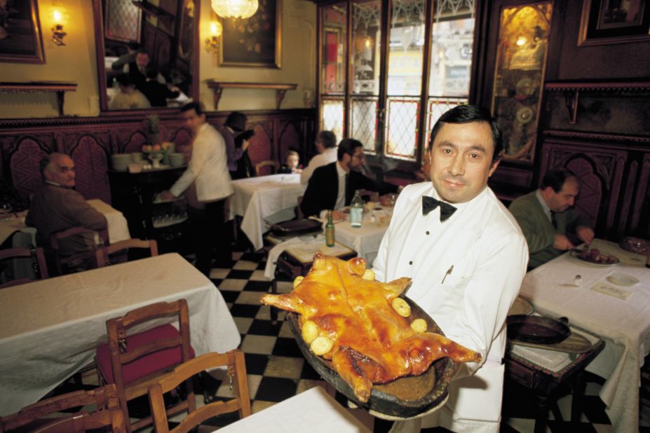 For finer food, try out Botin, which according to the Guinness Book of World Records is the world's oldest restaurant, dating back to 1725. Goya used to work here before becoming a painter.