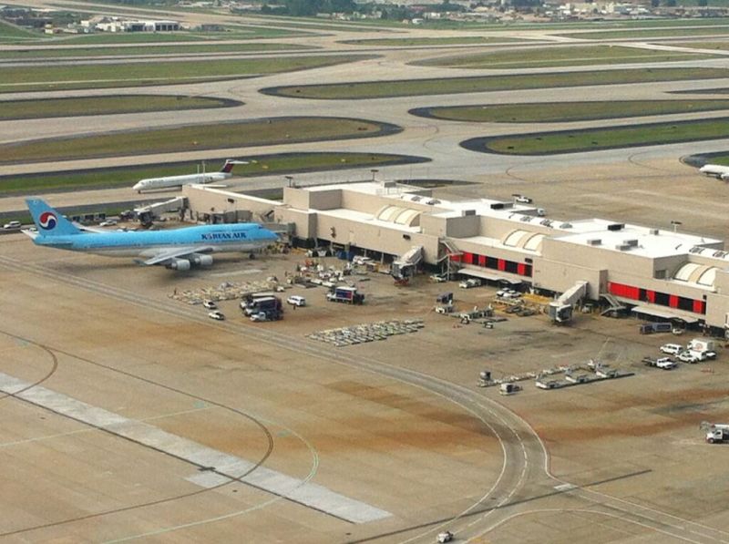 24 hours at the Atlanta airport CNN