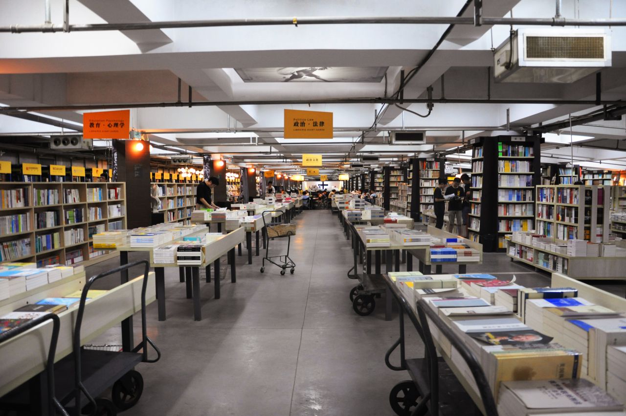 Librairie Avant-Garde owner Qian Xiaohua sees his bookstore as a kind of public library.