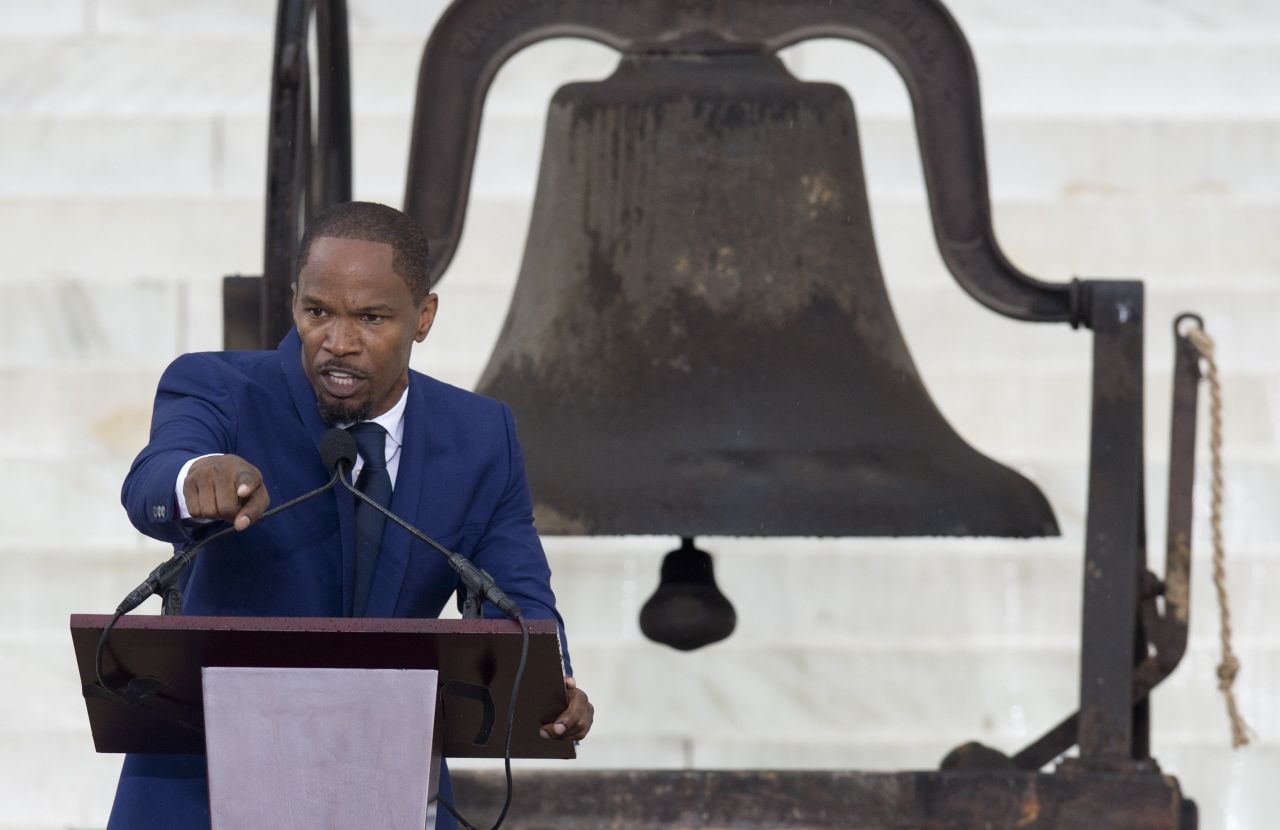 Actor Jamie Foxx speaks to the thousands of people gathered on the mall.