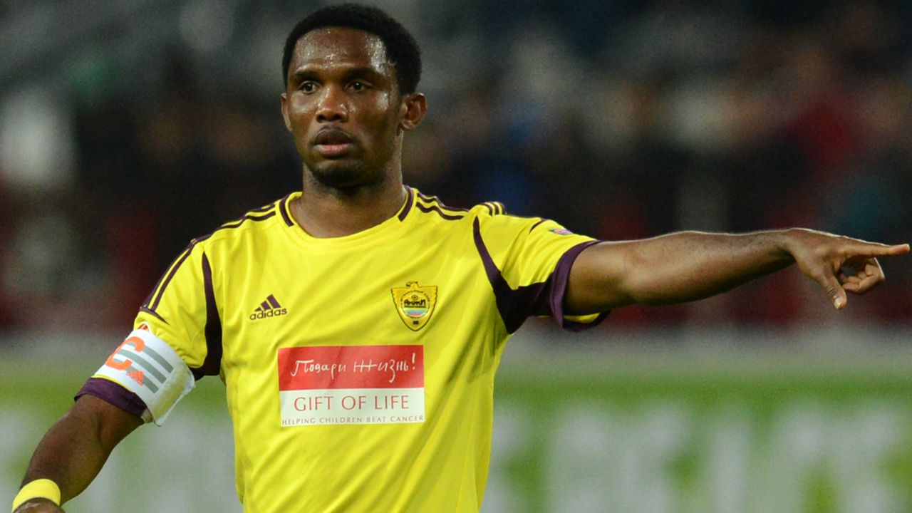 Cameroon striker Samuel Eto'o will be reunited with former manager Jose Mourinho at Chelsea.